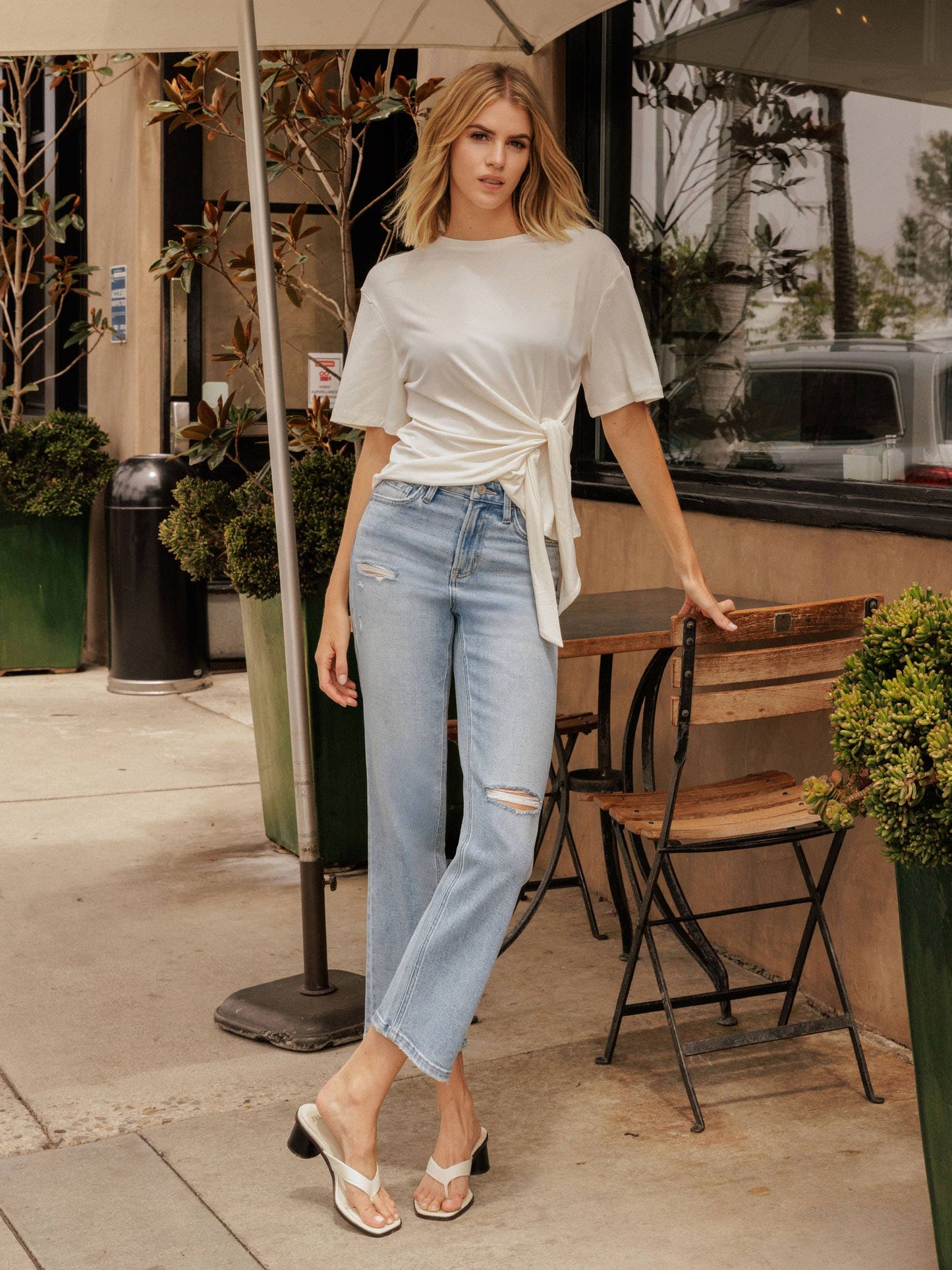 HIGH RISE LIGHT WASH ANKLE STRAIGHT JEANS T7169
