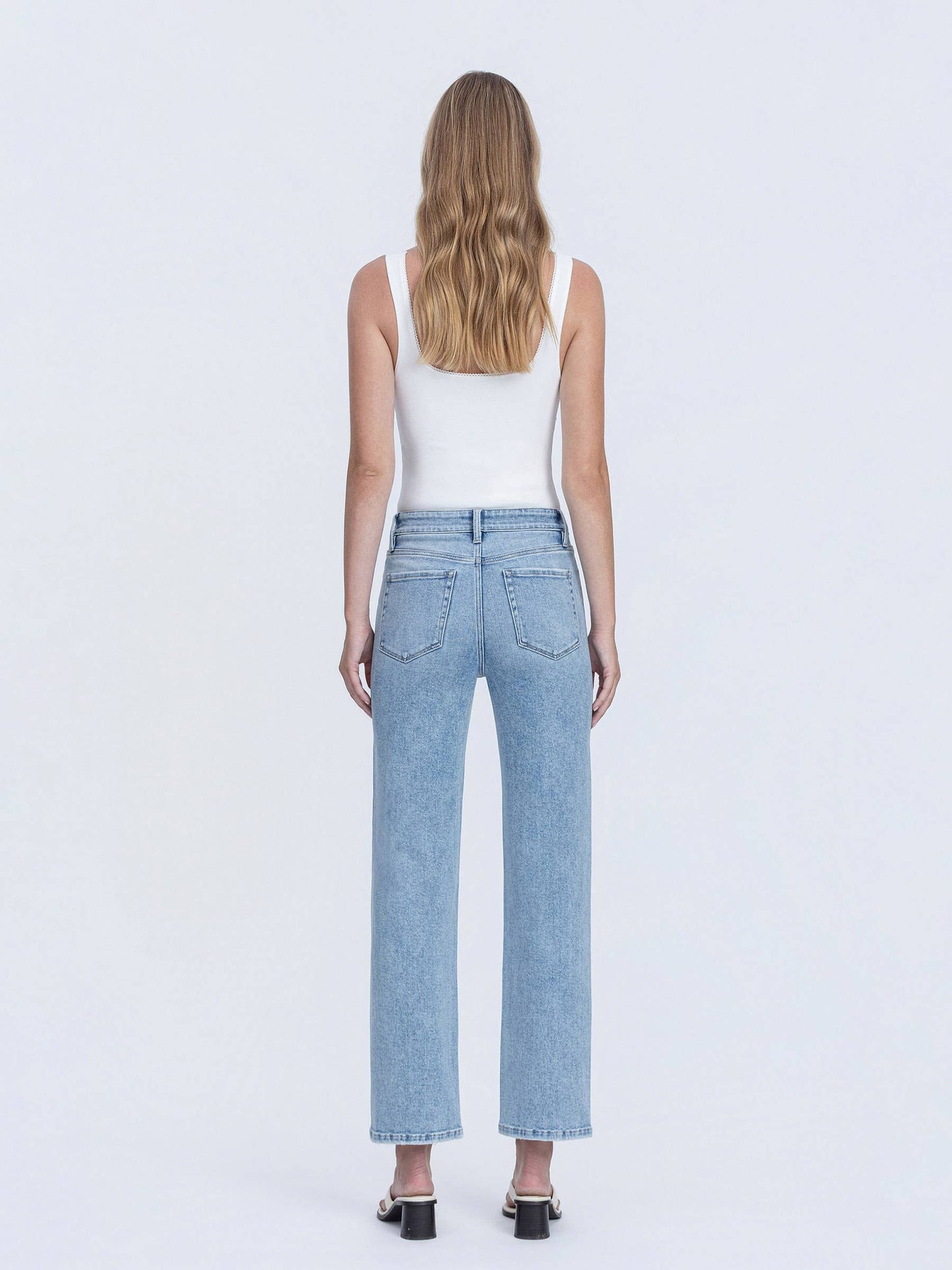 HIGH RISE LIGHT WASH ANKLE STRAIGHT JEANS T7169